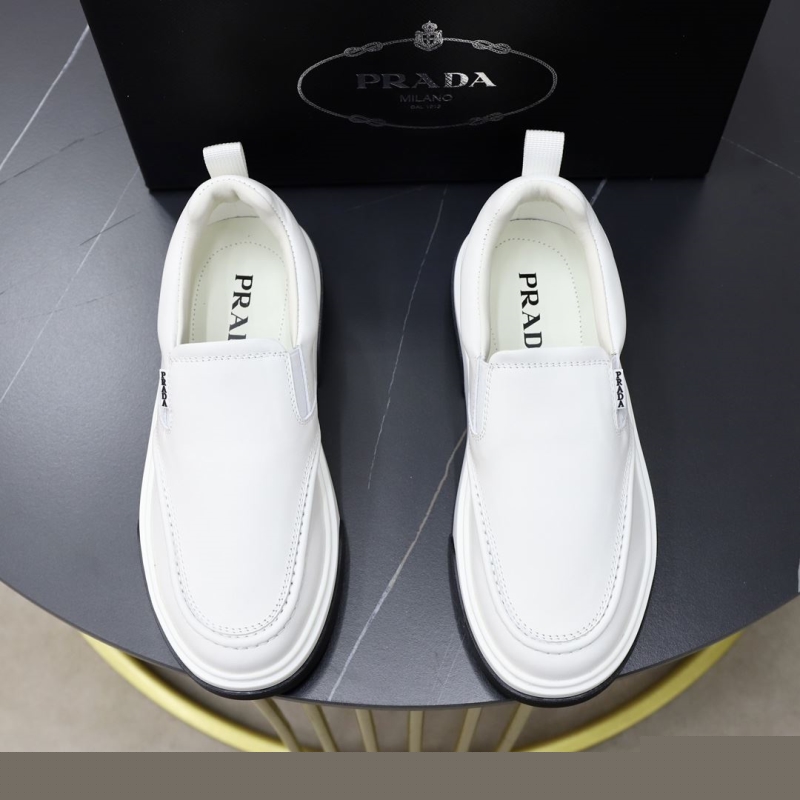 Pra*a casual shoes